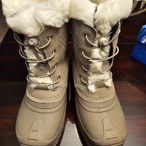 Taupe waterproof snow boots